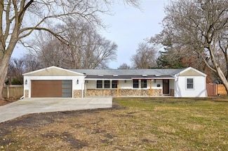 1501 Ashworth Rd, West Des Moines, IA 50265
