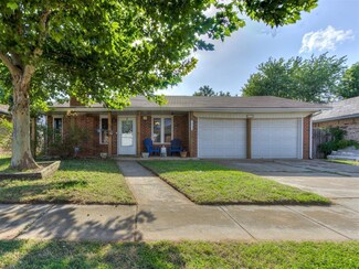 1133 S Highland Dr, Mustang, OK 73064