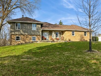 33349 335th St, Waukee, IA 50263