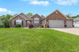 1020 Oak Creek Ln, Waterloo, IL 62298