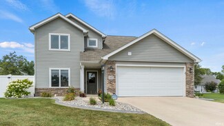 602 E Wawonaissa Dr, Syracuse, IN 46567