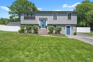 1 Coltin Dr, Newburyport, MA 01950