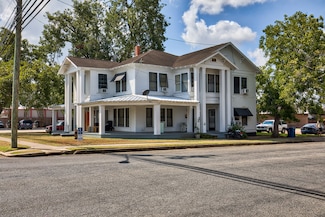 158 E Colorado St, La Grange, TX 78945