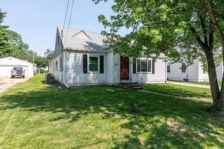 2325 61st St, Des Moines, IA 50322
