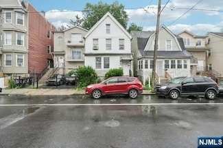 324 S 19th St, Newark, NJ 07103