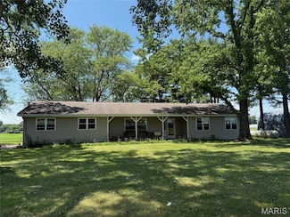 299 E 3050 Ave, Nokomis, IL 62075