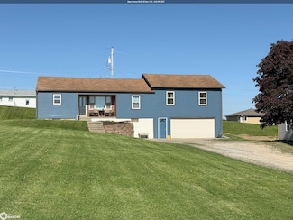 104 N 27th St, Marshalltown, IA 50158