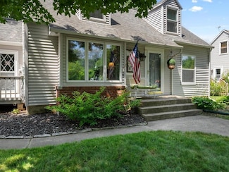 817 S 15th Ave, Sturgeon Bay, WI 54235