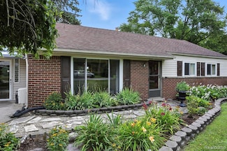 37772 Ingleside St, Clinton Township, MI 48036