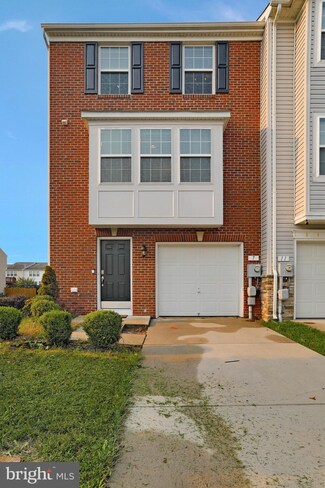 7 New Gate Ct, Falling Waters, WV 25419