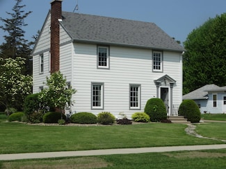 504 Allamakee St, Waukon, IA 52172