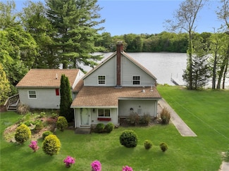 25 Willow Dr, Hope Valley, RI 02832