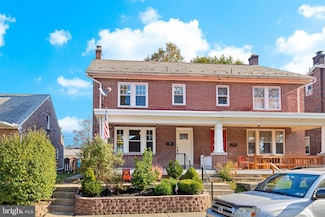 22 Spruce St, Ephrata, PA 17522