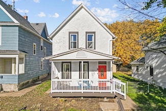 27 Magnolia Ave E, Saint Paul, MN 55117
