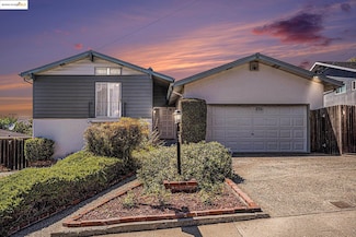 836 Hawthorne Dr, Rodeo, CA 94572