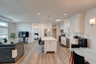 85 Oakwood Ln, Oceanside, CA 92054