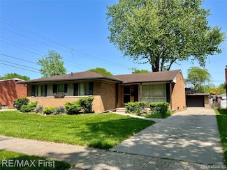 29504 Norma Dr, Warren, MI 48093