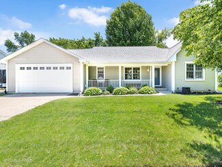 425 E Reader St, Elburn, IL 60119