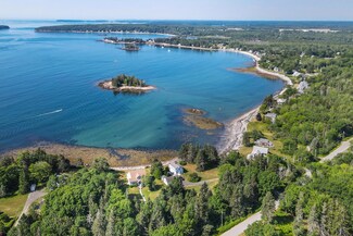 1 Mussel Ridge Ln, Owls Head, ME 04854