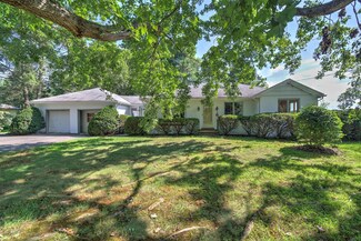 81 Five Points Rd, Colts Neck, NJ 07722
