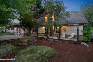 10430 N Strahorn Rd, Hayden, ID 83835