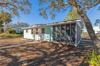 7 Trout St, Alligator Point, FL 32346