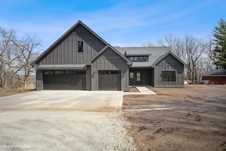 4625 NW Lovington Dr, Des Moines, IA 50310