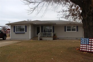 609 S 2nd Ave, Stroud, OK 74079
