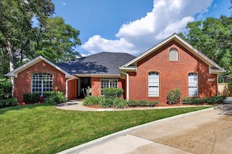 1867 Easton Forest Dr, Tallahassee, FL 32317