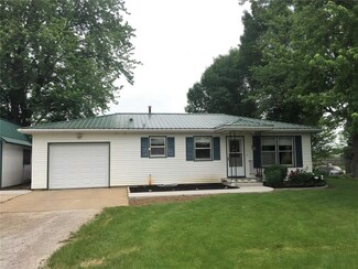 2722 500th St SW, Kalona, IA 52247