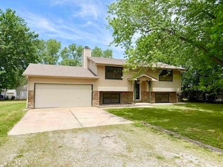 11716 E 2nd St N, Wichita, KS 67206