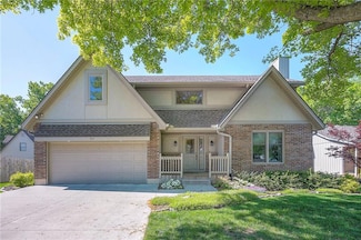 513 NE Victoria Dr, Lees Summit, MO 64086