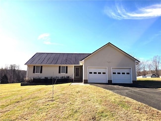 1545 Bradley Rd, Pinnacle, NC 27043