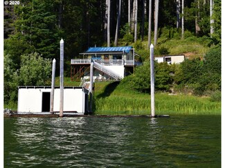 4149 S Tenmile Lake, Lakeside, OR 97449