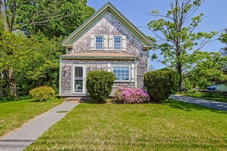 130 N Walker St, Taunton, MA 02780
