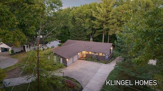 17982 N Fruitport Rd, Spring Lake, MI 49456