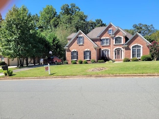 6710 Breeze Pointe Dr, Whitsett, NC 27377
