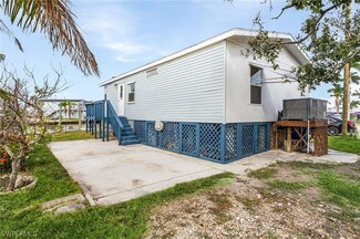 3899 Phoenix Dr, Saint James City, FL 33956