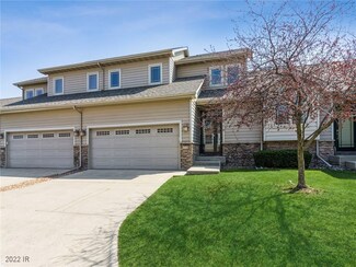 9556 Aster Ln, Johnston, IA 50131