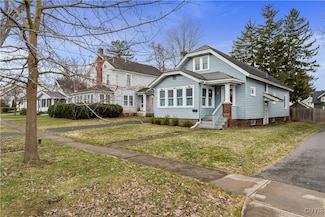 140 Homecroft Rd, Syracuse, NY 13206