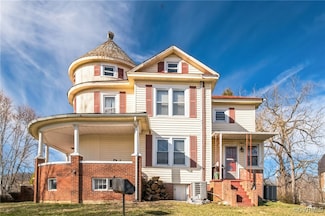 118 Crestwood Dr, Honaker, VA 24260