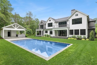 12 Rolling Wood Ln, East Hampton, NY 11937
