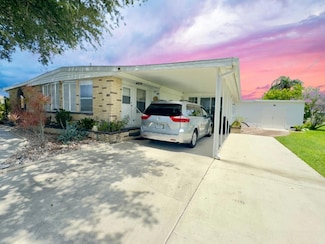 580 Fairmount Dr, North Port, FL 34287