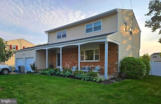 8 Oaken Ln, Trenton, NJ 08619