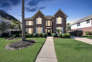 1422 Pine Forest Dr, Pearland, TX 77581