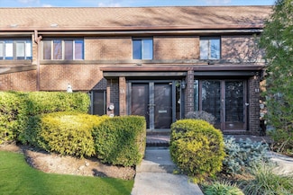 15 Spring Hollow, Roslyn, NY 11576