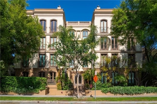 132 S Crescent Dr Unit 202, Beverly Hills, CA 90212