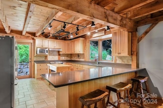 4 Poplar Dr, Mills River, NC 28759