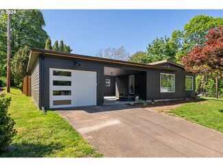 22032 NE Couch St, Gresham, OR 97030