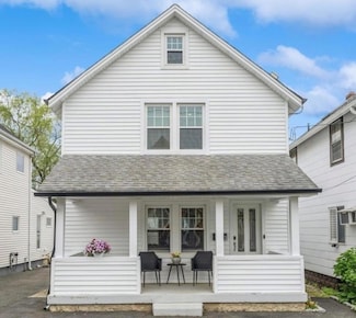 32 Henderson Ave, Port Washington, NY 11050